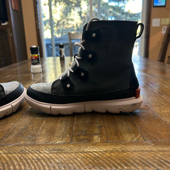 Sorel Women’s Explorer Joan II Leather Boot - Picture 7 of 9